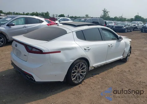 2018 Kia Stinger Premium из США, поврежденный, VIN KNAE25LAXJ6024514